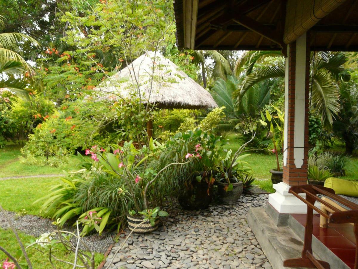 Bali Sandat Tejakula Bagian luar foto